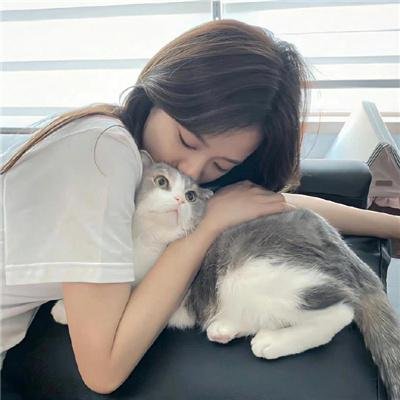蒙娜丽莎与血月
